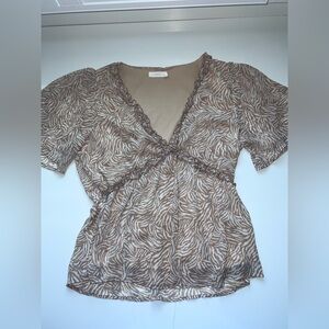 Women’s (M) Lush Brown and Tan Ruffled Blouse